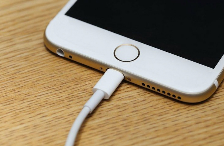 5 Trucos para que tu celular se cargue más rápido - Image